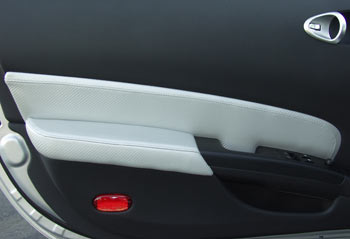 Professional Vinyl Door Armrest Upholstering, 03-05 350Z